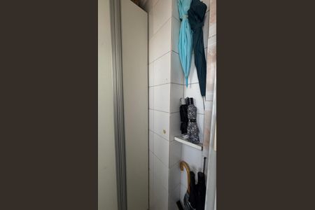 Apartamento à venda com 70m², 3 quartos e 1 vagaÁrea de Serviço - Banheiro