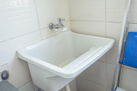 Apartamento para alugar com 66m², 3 quartos e 1 vagaÁrea de Serviço-Tanque