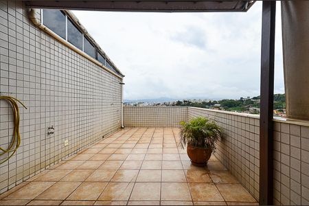 Apartamento à venda com 197m², 3 quartos e 2 vagasCobertura