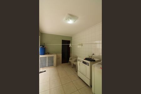 Casa à venda com 260m², 3 quartos e 2 vagasÁrea de Serviço