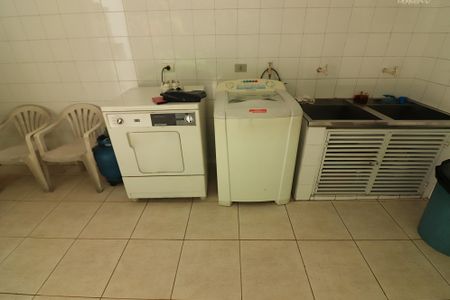 Casa à venda com 260m², 3 quartos e 2 vagasÁrea de Serviço