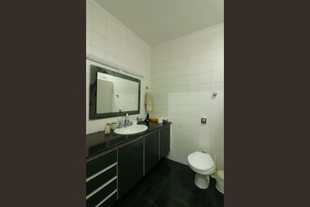 Casa à venda com 260m², 3 quartos e 2 vagasQuarto 1 - Suíte Banheiro 