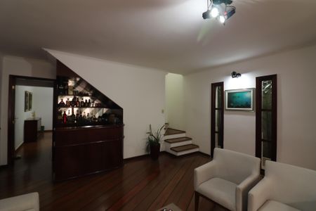 Casa à venda com 260m², 3 quartos e 2 vagasSala 