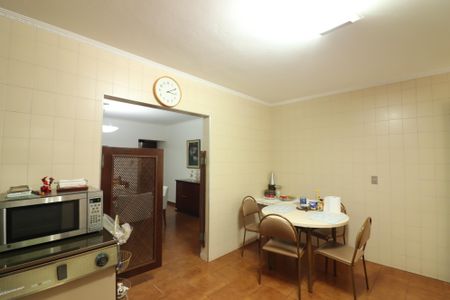 Casa à venda com 260m², 3 quartos e 2 vagasCozinha 