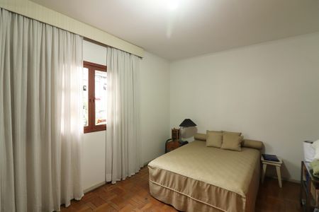 Casa à venda com 260m², 3 quartos e 2 vagasQuarto 2