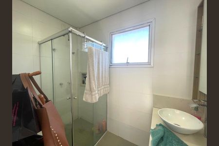 Apartamento à venda com 113m², 2 quartos e 2 vagasBanheiro do Quarto 1