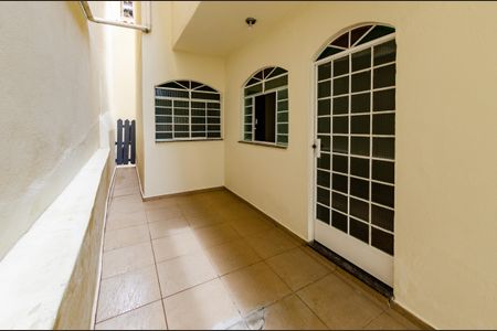 Casa para alugar com 60m², 2 quartos e 1 vagaÁrea externa