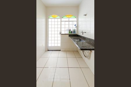 Casa para alugar com 60m², 2 quartos e 1 vagaCozinha