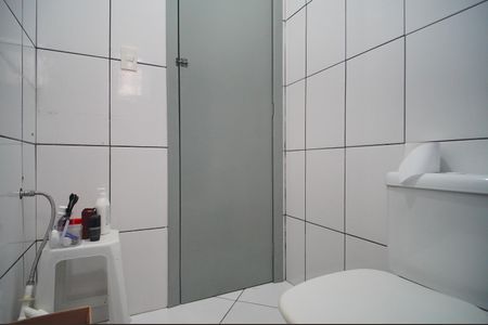Casa à venda com 90m², 3 quartos e 2 vagasBanheiro