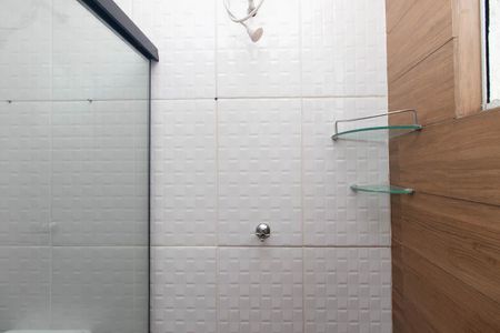 Banheiro de kitnet/studio para alugar com 1 quarto, 35m² em Vila Sabrina, São Paulo