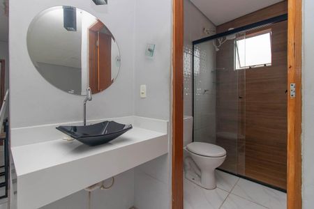 Banheiro de kitnet/studio para alugar com 1 quarto, 35m² em Vila Sabrina, São Paulo