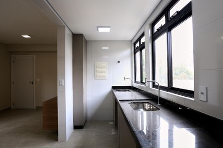 Apartamento para alugar com 67m², 2 quartos e 2 vagasCozinha e Área de Serviço