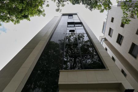 Apartamento para alugar com 67m², 2 quartos e 2 vagasFachada