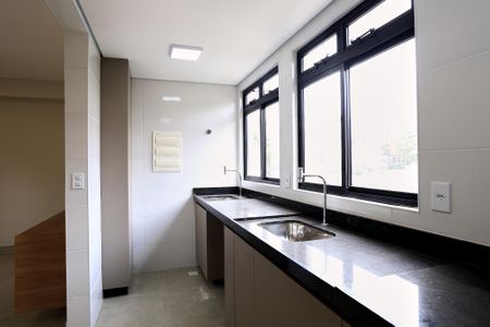 Apartamento para alugar com 67m², 2 quartos e 2 vagasCozinha e Área de Serviço