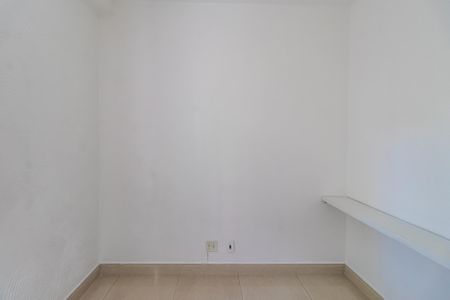 Quarto 1 de apartamento para alugar com 2 quartos, 55m² em Jardim Tupanci, Barueri