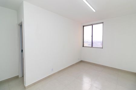 Sala de apartamento para alugar com 2 quartos, 44m² em Vila Valqueire, Rio de Janeiro