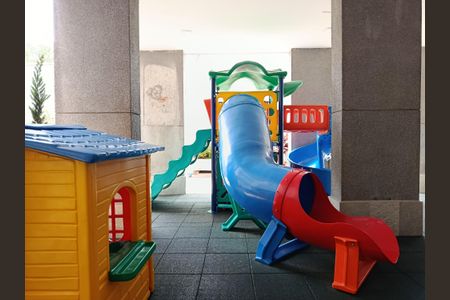 Apartamento à venda com 71m², 2 quartos e sem vagaÁrea comum