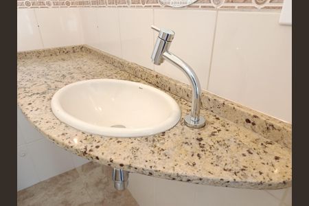 Apartamento à venda com 71m², 2 quartos e sem vagaBanheiro da Suíte