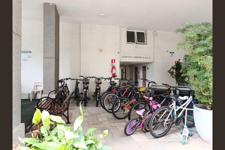 Apartamento à venda com 71m², 2 quartos e sem vagaÁrea comum