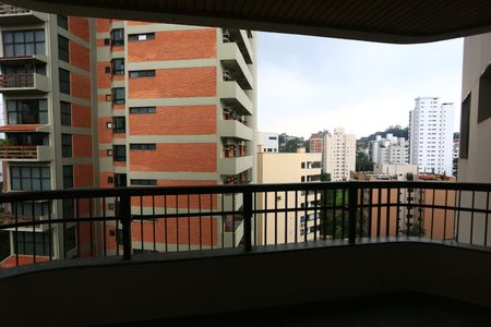 Apartamento à venda com 227m², 4 quartos e 4 vagas Apartamento à venda com 227m², 4 quartos e 4 vagasvista