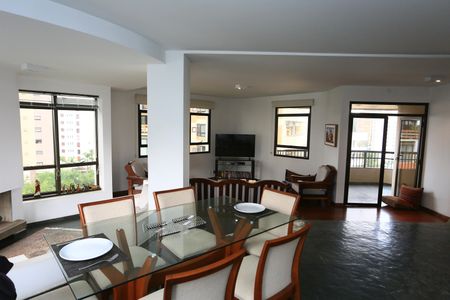 Apartamento à venda com 227m², 4 quartos e 4 vagas Apartamento à venda com 227m², 4 quartos e 4 vagassala