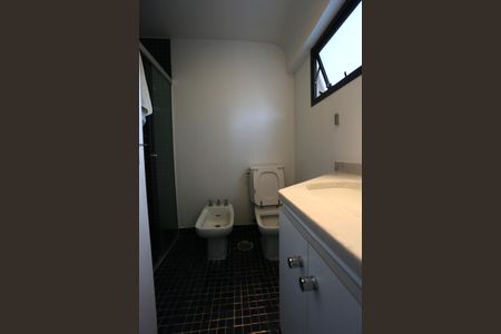 Apartamento à venda com 227m², 4 quartos e 4 vagas Apartamento à venda com 227m², 4 quartos e 4 vagasBanheiro da Suíte 1