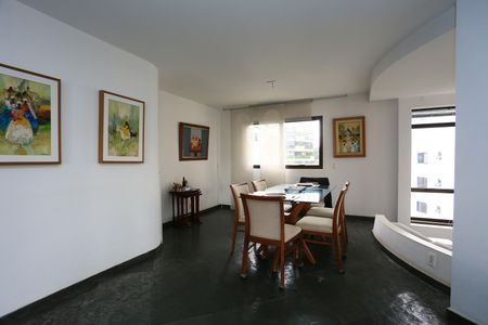 Apartamento à venda com 227m², 4 quartos e 4 vagas Apartamento à venda com 227m², 4 quartos e 4 vagassala