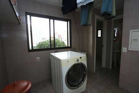 Apartamento à venda com 227m², 4 quartos e 4 vagas Apartamento à venda com 227m², 4 quartos e 4 vagasÁrea de Serviço