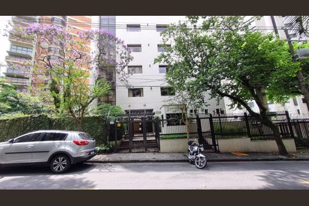 Apartamento à venda com 227m², 4 quartos e 4 vagas Apartamento à venda com 227m², 4 quartos e 4 vagasFachada