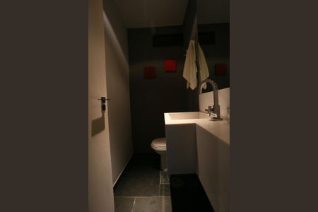 Apartamento à venda com 227m², 4 quartos e 4 vagas Apartamento à venda com 227m², 4 quartos e 4 vagaslavabo