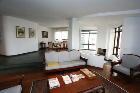 Apartamento à venda com 227m², 4 quartos e 4 vagas Apartamento à venda com 227m², 4 quartos e 4 vagassala