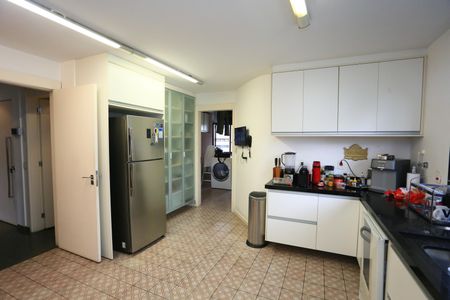 Apartamento à venda com 227m², 4 quartos e 4 vagas Apartamento à venda com 227m², 4 quartos e 4 vagascozinha