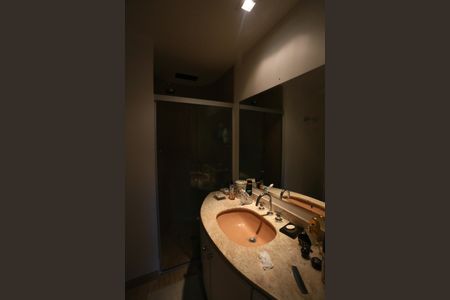 Apartamento à venda com 227m², 4 quartos e 4 vagas Apartamento à venda com 227m², 4 quartos e 4 vagasBanheiro