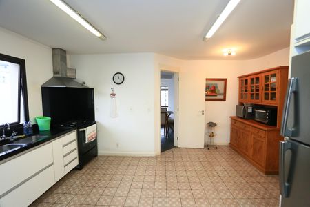 Apartamento à venda com 227m², 4 quartos e 4 vagas Apartamento à venda com 227m², 4 quartos e 4 vagascozinha