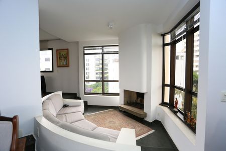 Apartamento à venda com 227m², 4 quartos e 4 vagas Apartamento à venda com 227m², 4 quartos e 4 vagassala