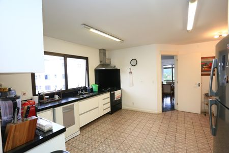 Apartamento à venda com 227m², 4 quartos e 4 vagas Apartamento à venda com 227m², 4 quartos e 4 vagascozinha