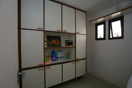 Apartamento à venda com 227m², 4 quartos e 4 vagas Apartamento à venda com 227m², 4 quartos e 4 vagasÁrea de Serviço