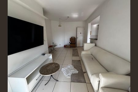 Apartamento à venda com 82m², 2 quartos e 1 vagaSala