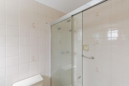 Apartamento para alugar com 75m², 2 quartos e 2 vagas Apartamento para alugar com 75m², 2 quartos e 2 vagasBanheiro da Suíte