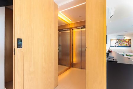 Apartamento à venda com 270m², 4 quartos e 5 vagas Apartamento à venda com 270m², 4 quartos e 5 vagasFoto 35