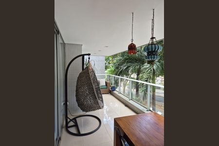 Apartamento à venda com 190m², 4 quartos e 3 vagasVaranda 