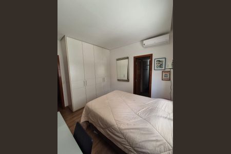 Apartamento à venda com 190m², 4 quartos e 3 vagasQuarto Suíte 2