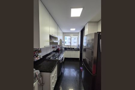 Apartamento à venda com 190m², 4 quartos e 3 vagasCozinha 