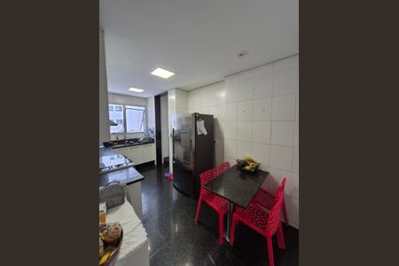 Apartamento à venda com 190m², 4 quartos e 3 vagasCozinha 