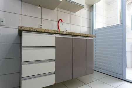 Apartamento para alugar com 48m², 1 quarto e 1 vaga Apartamento para alugar com 48m², 1 quarto e 1 vagaCozinha - Armários