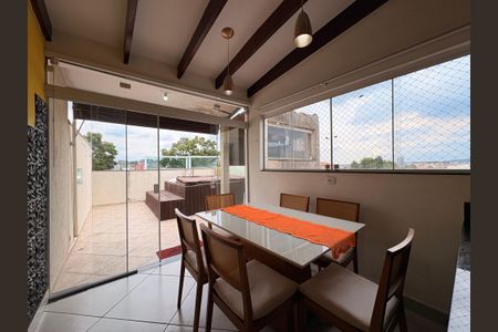 Apartamento para alugar com 120m², 2 quartos e 2 vagasCozinha 