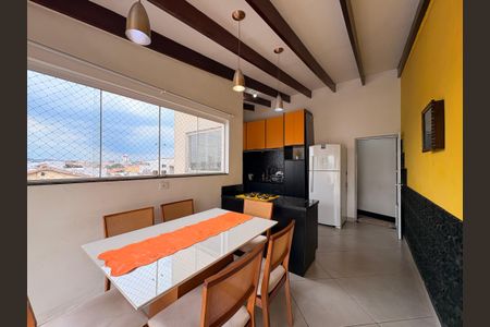 Apartamento para alugar com 120m², 2 quartos e 2 vagasCozinha 