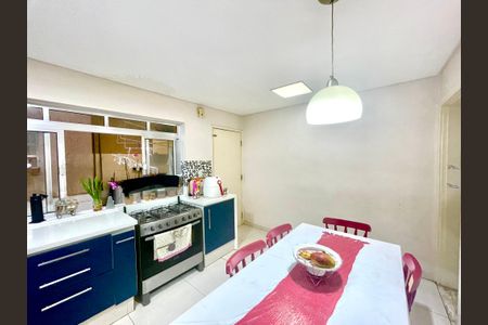 Casa à venda com 110m², 3 quartos e 1 vaga Casa à venda com 110m², 3 quartos e 1 vagaCozinha