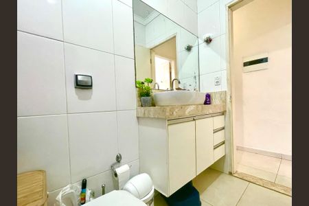 Casa à venda com 110m², 3 quartos e 1 vaga Casa à venda com 110m², 3 quartos e 1 vagaBanheiro 1