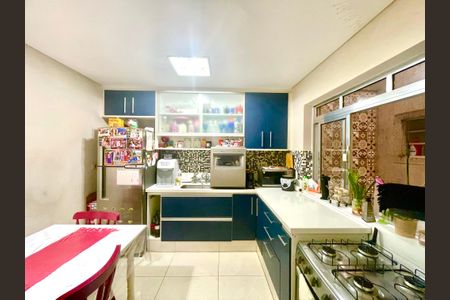 Casa à venda com 110m², 3 quartos e 1 vaga Casa à venda com 110m², 3 quartos e 1 vagaCozinha